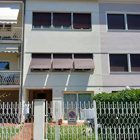 Cv017 - Milano Marittima, Elegante Mansarda Con Aria Condizionata Apartamento Cervia