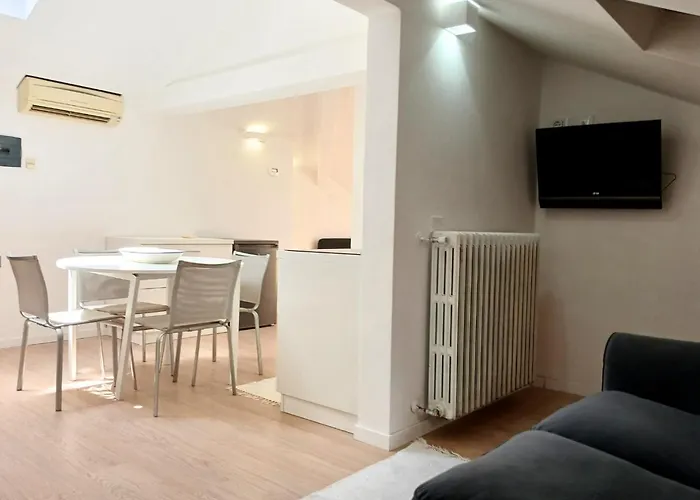 Cv017 - Milano Marittima, Elegante Mansarda Con Aria Condizionata Lägenhet