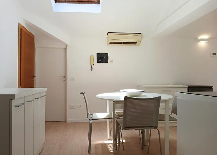 아파트 Cv017 - Milano Marittima, Elegante Mansarda Con Aria Condizionata 체르비아